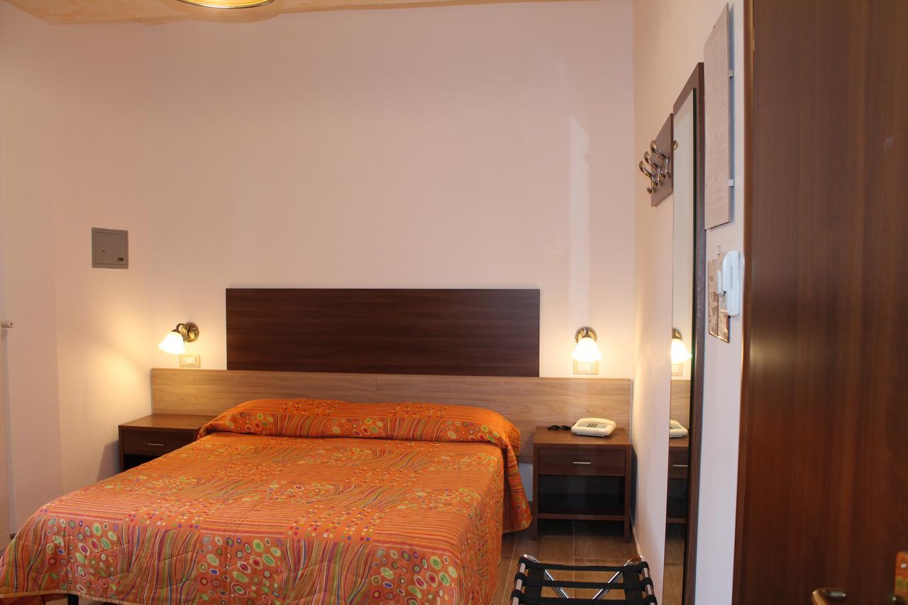Hotel Terme Rosaleo 카사밋쵸라테르메 외부 사진
